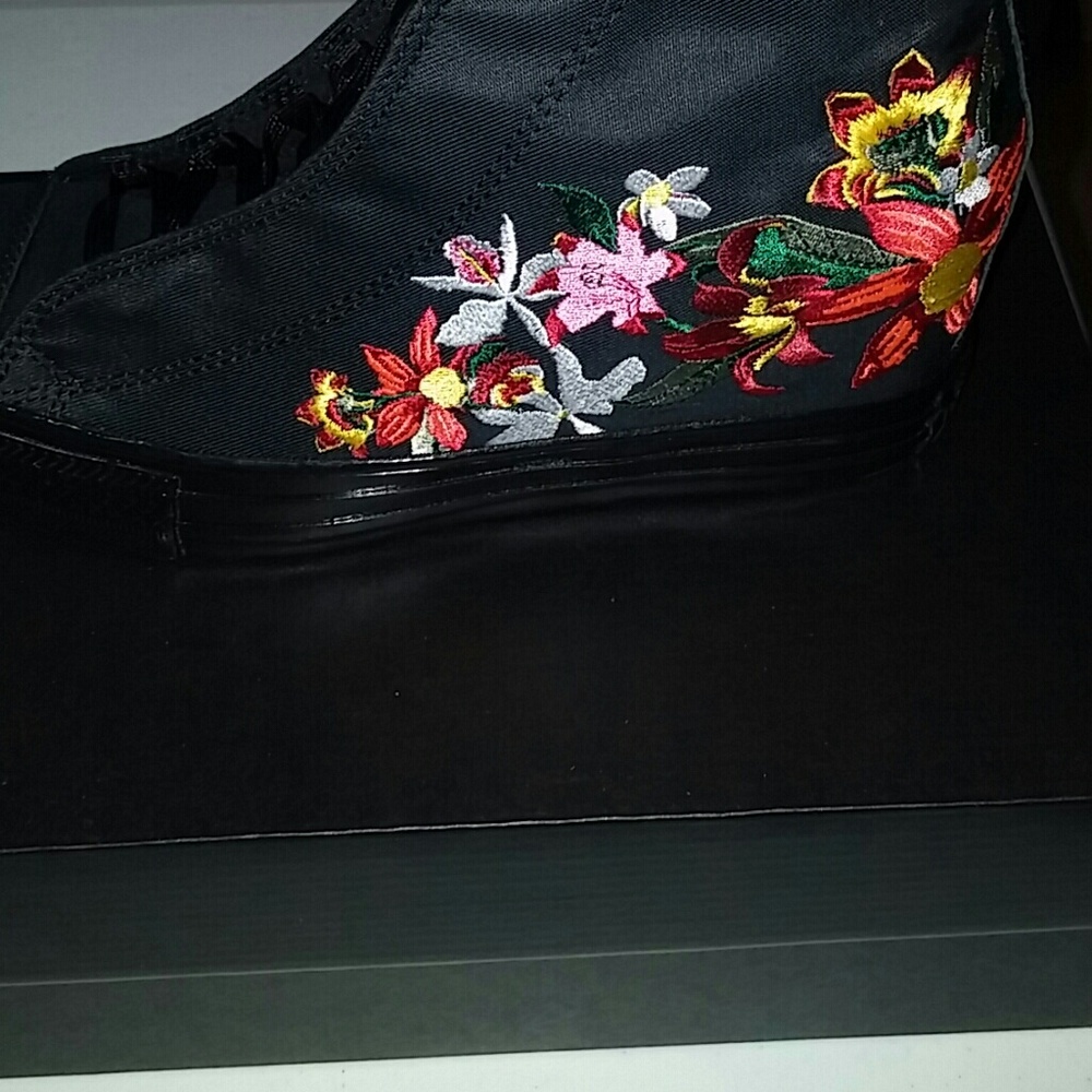 Converse PatBo Chuck Taylor Floral Sneaker Wedge - Picture 8 of 8