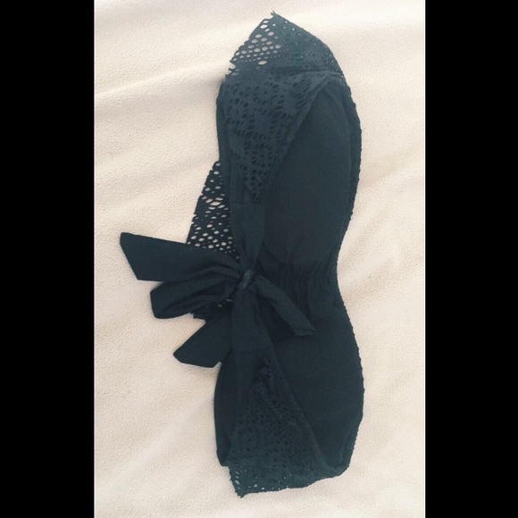 black bikini top - Picture 2 of 2