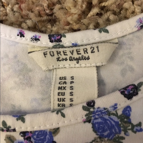 Forever 21 floral crop top - Picture 2 of 2