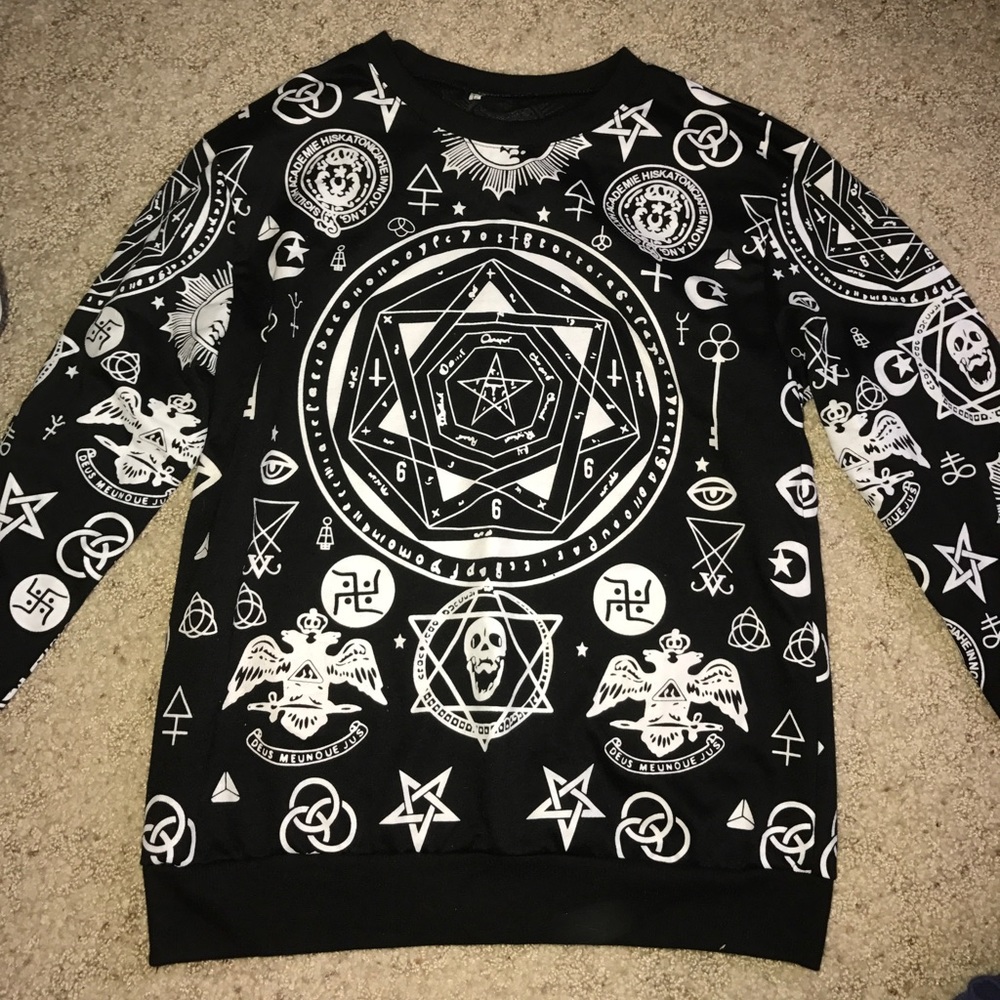 Star sun skull sweater
