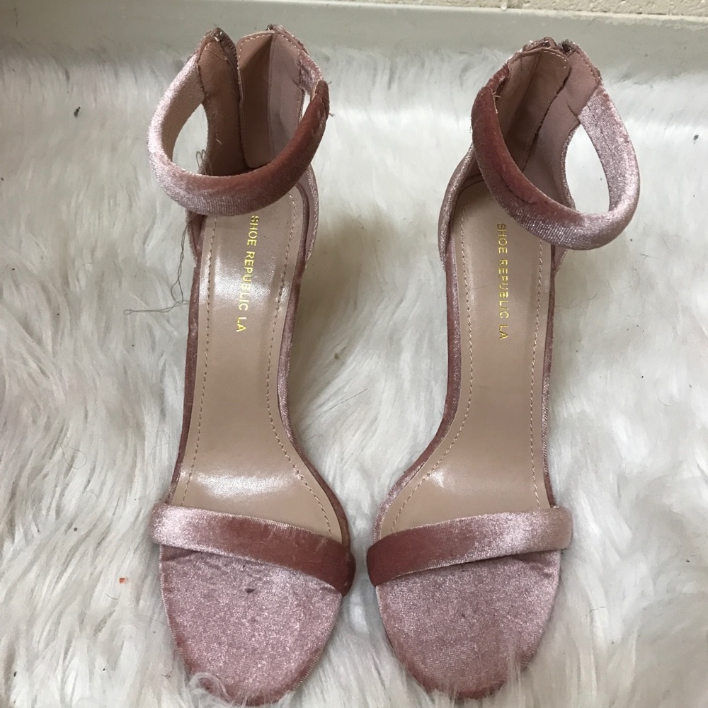 LA Shoe Republic Pink Velvet Heels