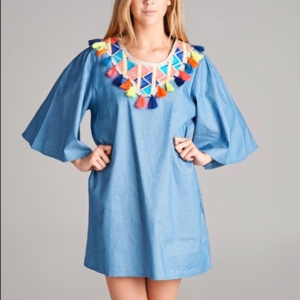 Bell-sleeve tassel tunic dress