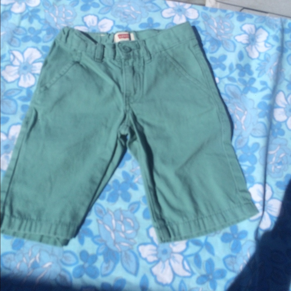 🐶Boys Levi's Shorts 🐶 Size 4T