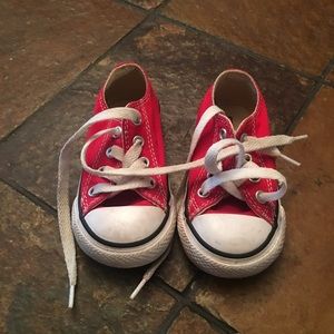Toddler size 5 converse