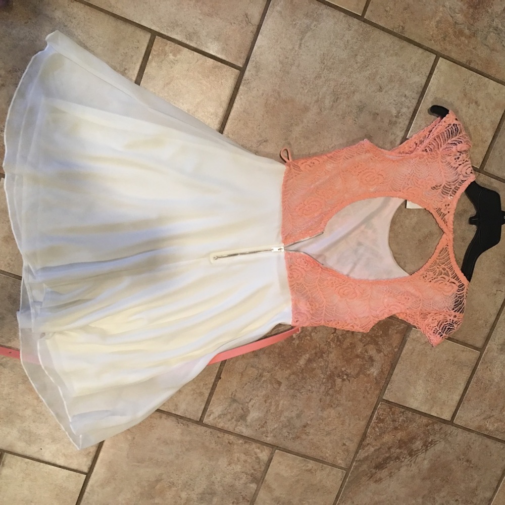 Dress - Picture 2 of 3