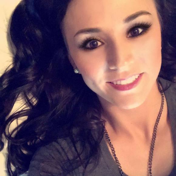 Meet your Posher, Anna-katie - Picture 1 of 1