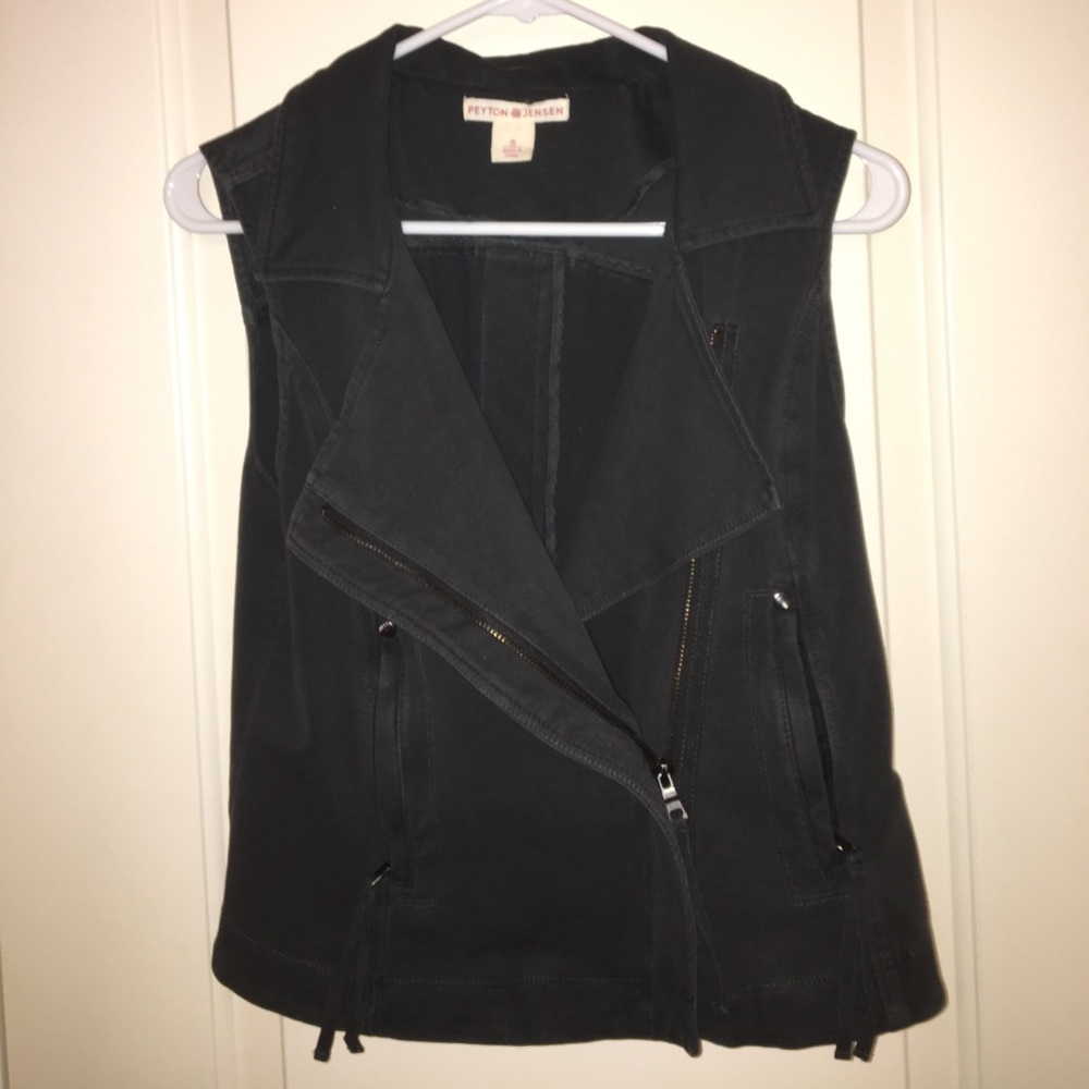 Peyton jenson vest