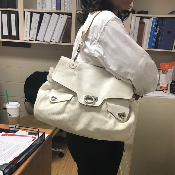 Ferragamo White Bag - Picture 4 of 16