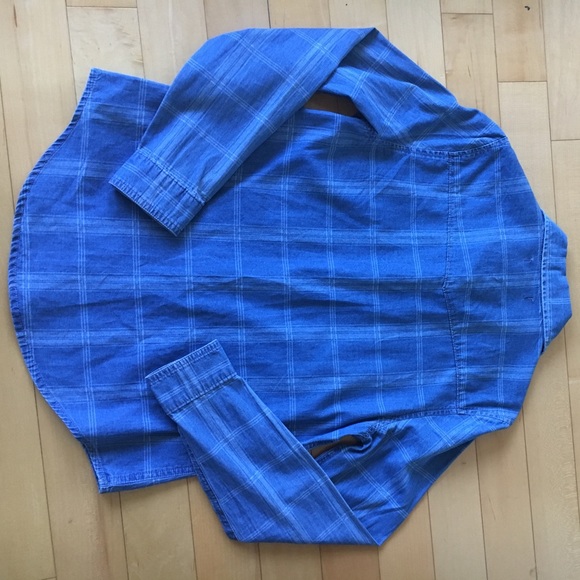 NWT Chambray Button Down - Size S - Picture 2 of 2