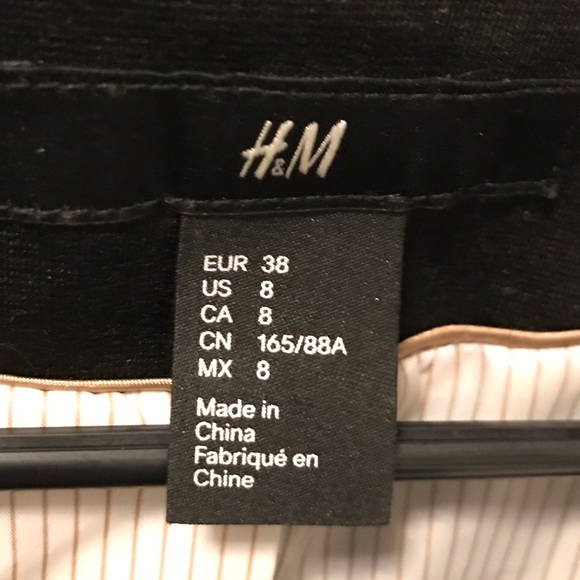 Black blazer from H&M - Picture 2 of 2