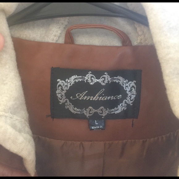 Woman's Jacket! - Picture 2 of 6