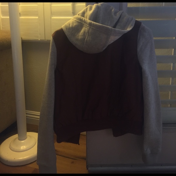 Woman's Jacket! - Picture 3 of 6