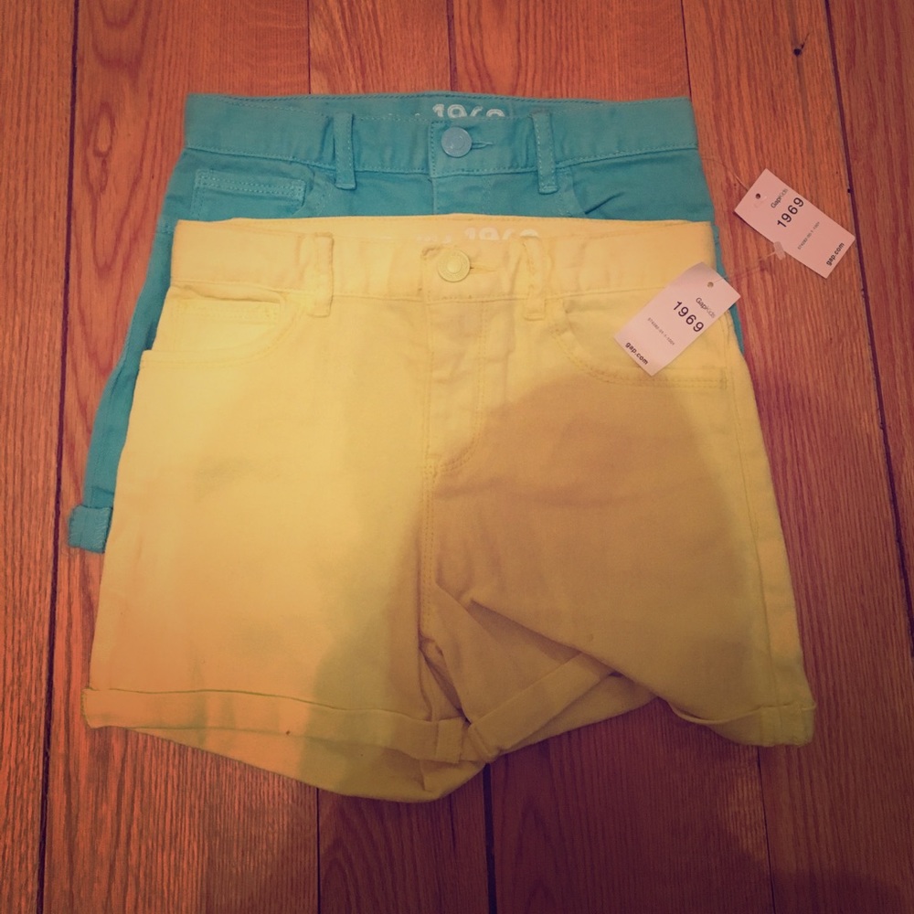 2 BRAND NEW Gap shorts