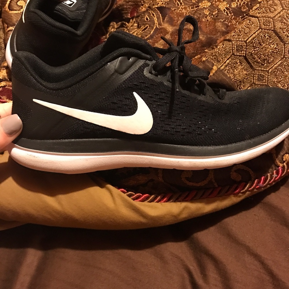 Size 7 1/2 nikes