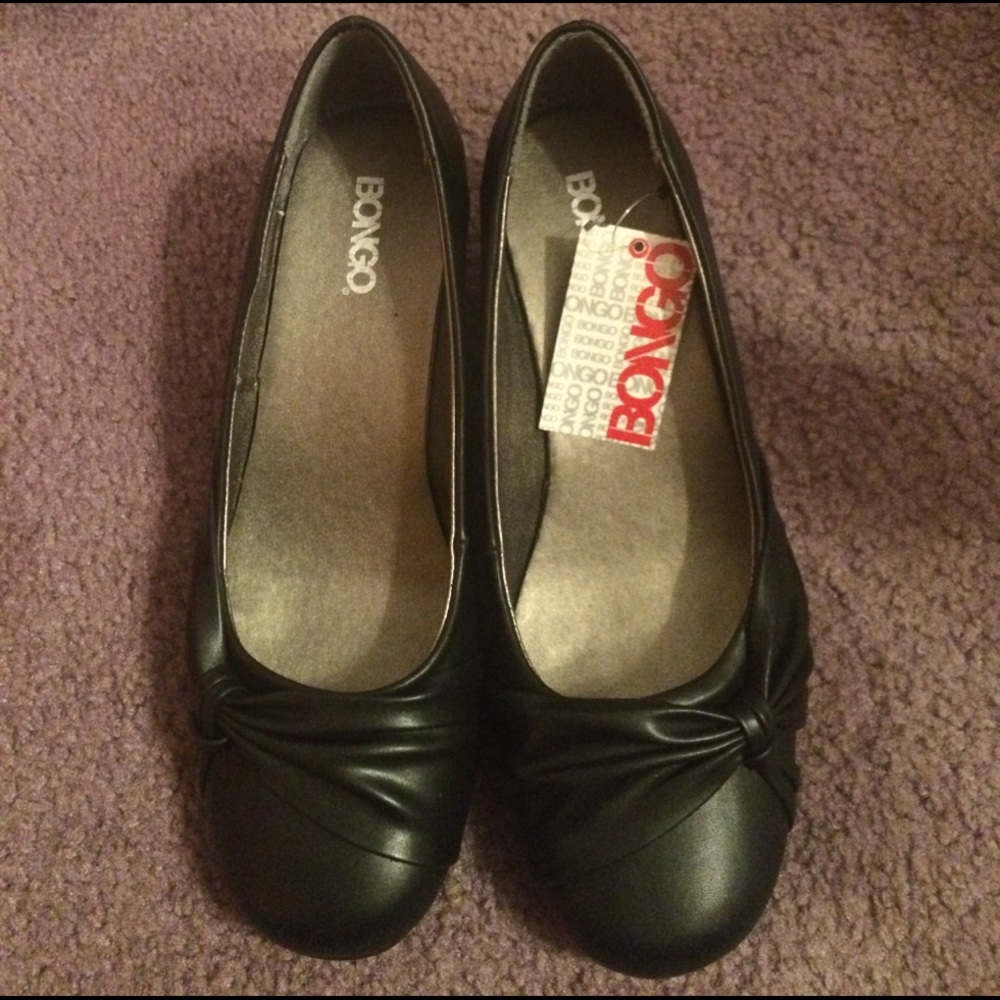 Black wedges