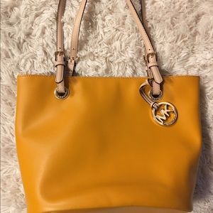 Michael Kors tote