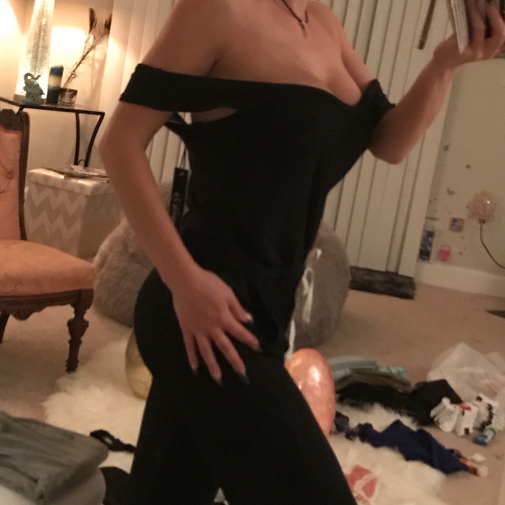 Black comfy and cute jumper