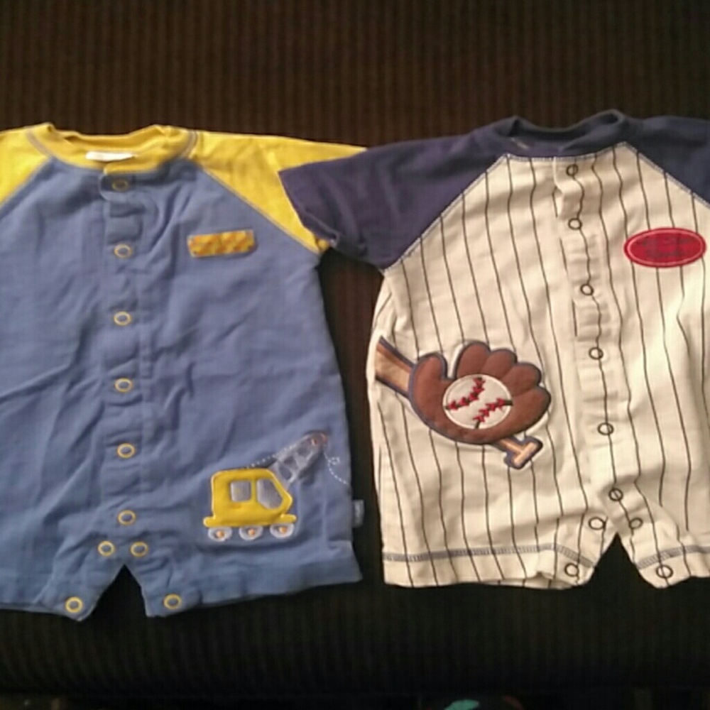 2 carters baby body suits 3-6 months