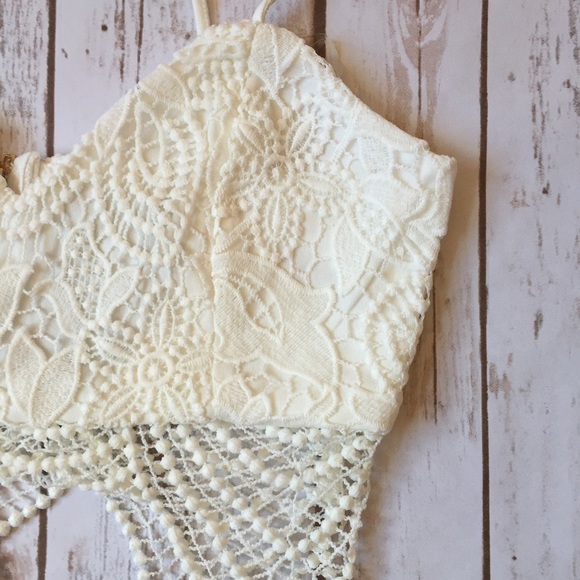 *ONE LEFT* White Lace Spaghetti Strap Bralette - Picture 3 of 6