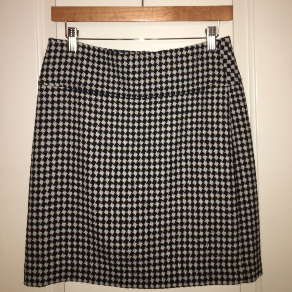 Talbots's white and black checkered skirt