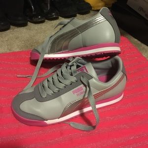 Pumas pink and grey