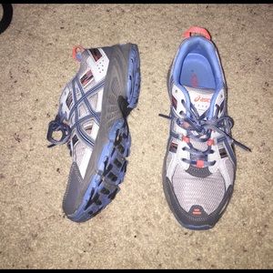 GEL- VENTURE 5 Trail running shoes size 8.5