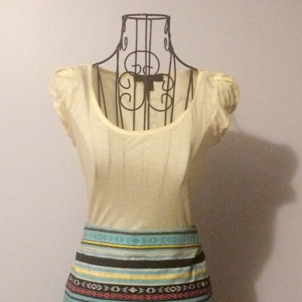 Cute T-Shirt with feminine sleeve