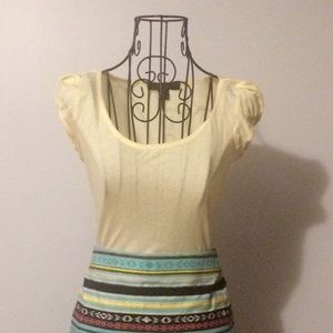 Cute T-Shirt with feminine sleeve