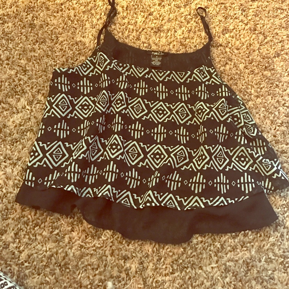 🌟Last Chance🌟 Black and mint patterned crop top
