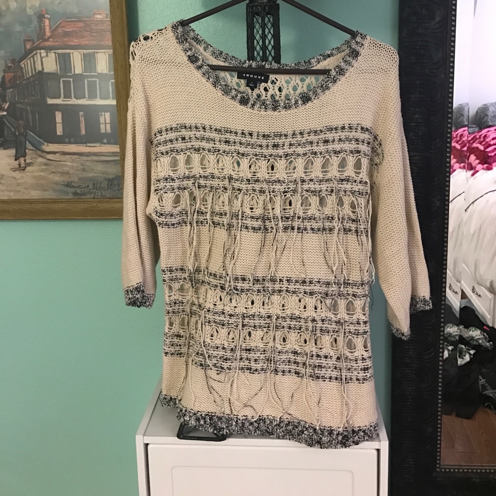 Mid sleeve knit sweater