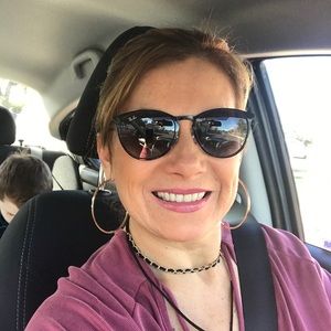 Meet your Posher, Carolina