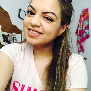 Meet your Posher, Daniela