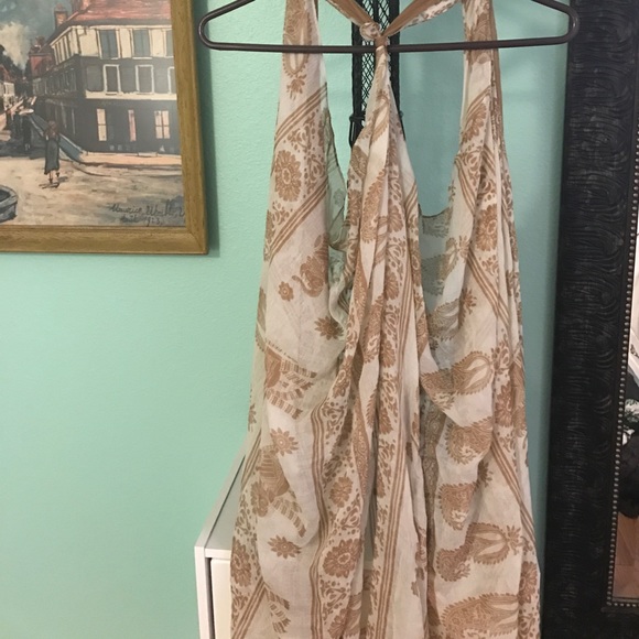 Tan light weight scarf/wrap - Picture 4 of 4