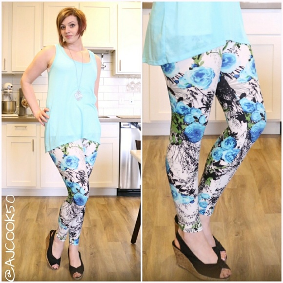 Blue Rose Print Leggings - Picture 2 of 5