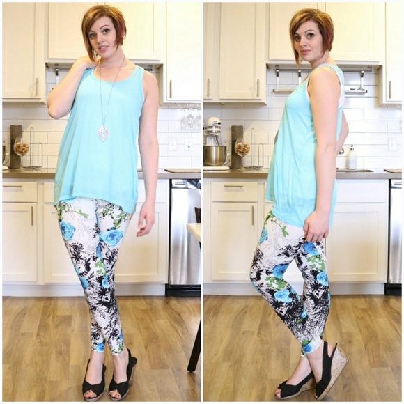 Blue Rose Print Leggings - Picture 3 of 5