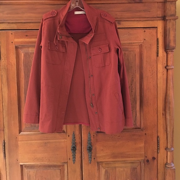 Super cute, on trend, jacket. This season! - Picture 1 of 3