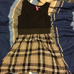 Cute dress tight around middle