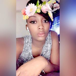 Meet your Posher, Yvette