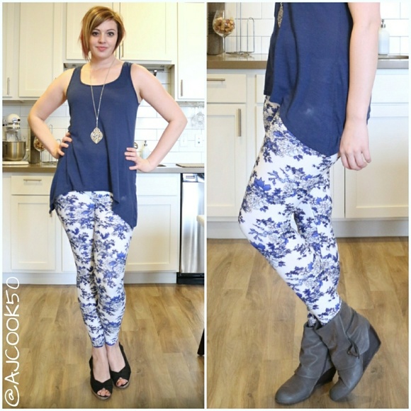 Blue Floral Print Leggings - Picture 4 of 7