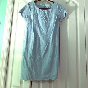 Vineyard vines scalloped trim dress