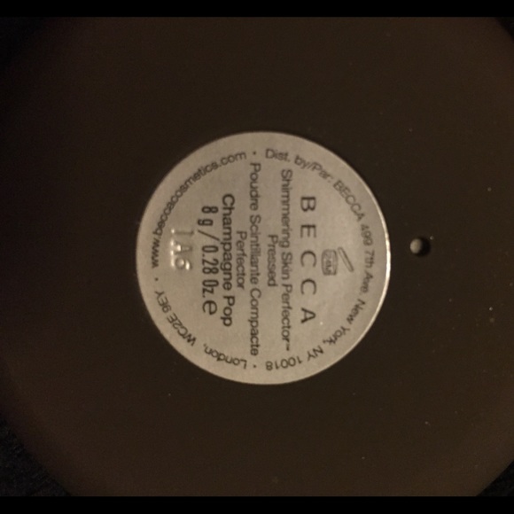 Becca Shimmering Champagne Pop - Picture 3 of 3