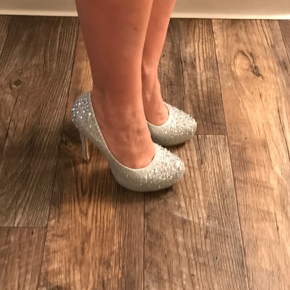 Heels - Picture 2 of 4
