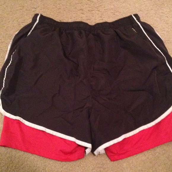 Shorts - Picture 3 of 3