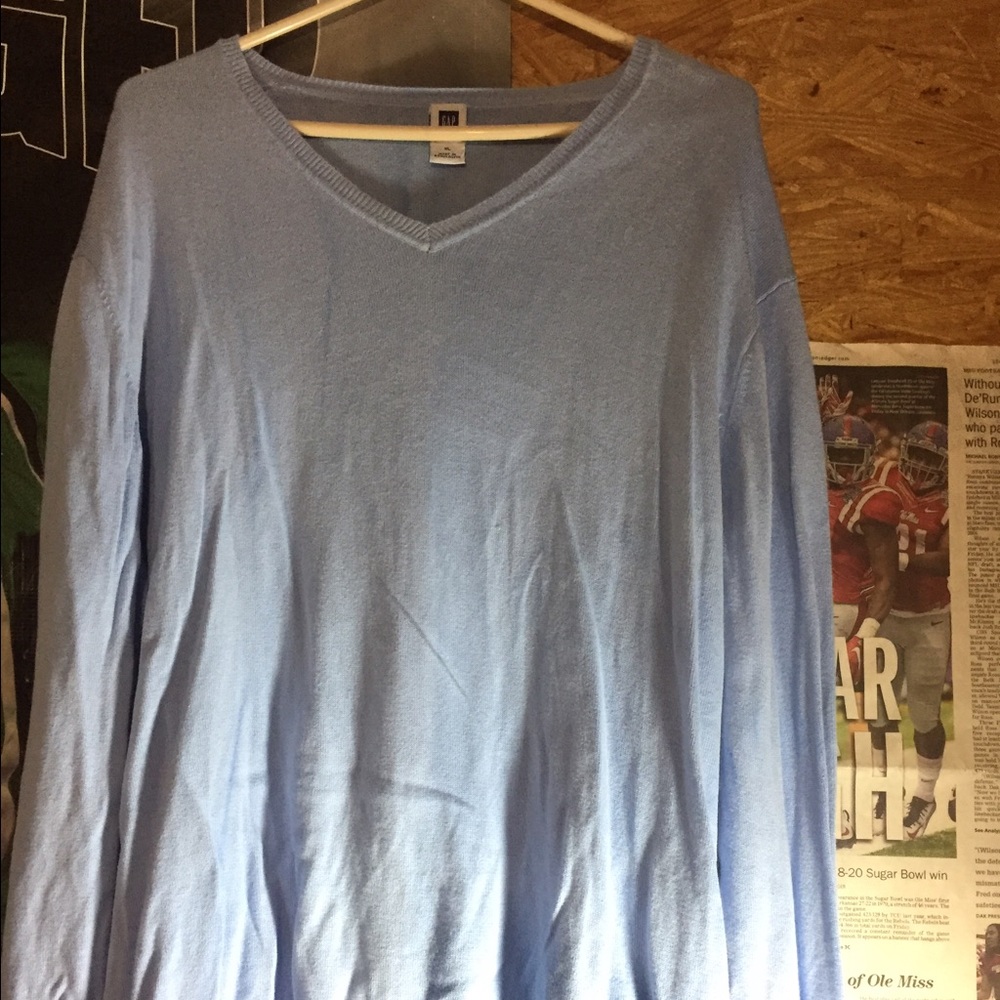 GAP V-Neck Sweater