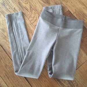 NWOT BCBG Kimana beige legging with back zipper.