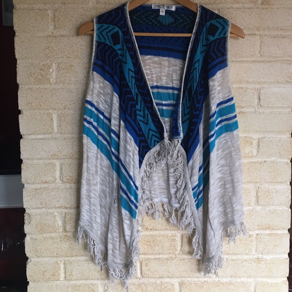 Cool geometric sleeveless sweater shawl/kimono