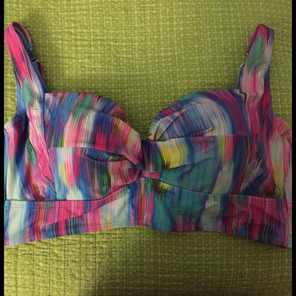 NWOT Torrid Push-Up Swimsuit Bikini Top ONLY