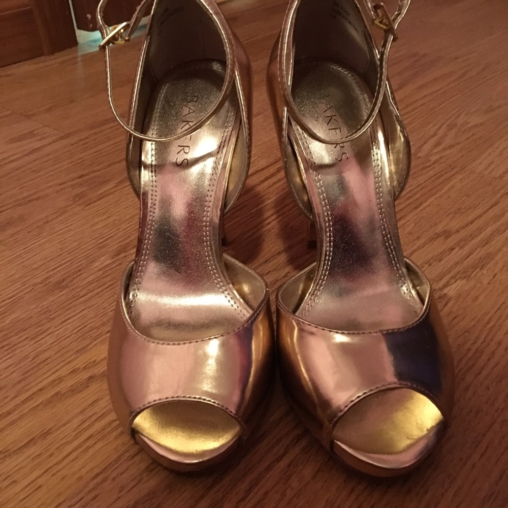 Gold heels - Picture 2 of 4