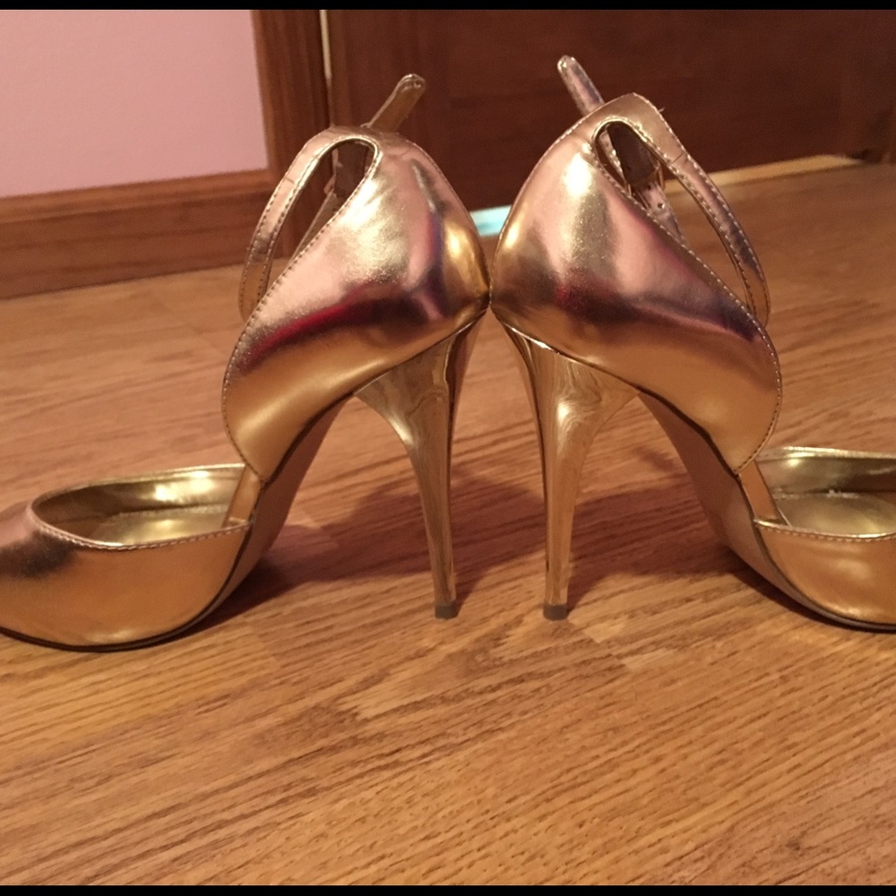 Gold heels - Picture 3 of 4