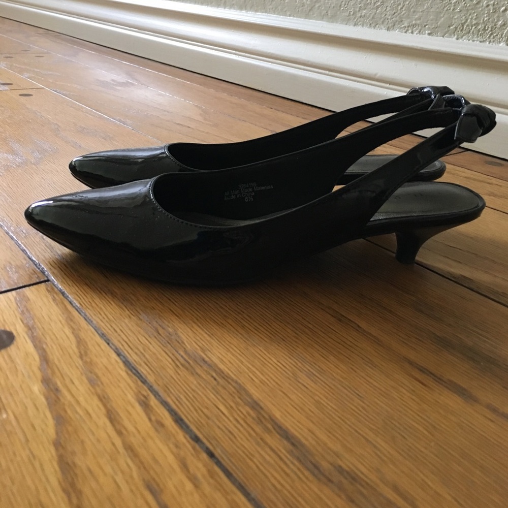 Kelly & Katie Piper Pumps - Picture 3 of 6
